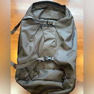 Osprey Farpoint 40 Travel Backpack - Gray - Like New